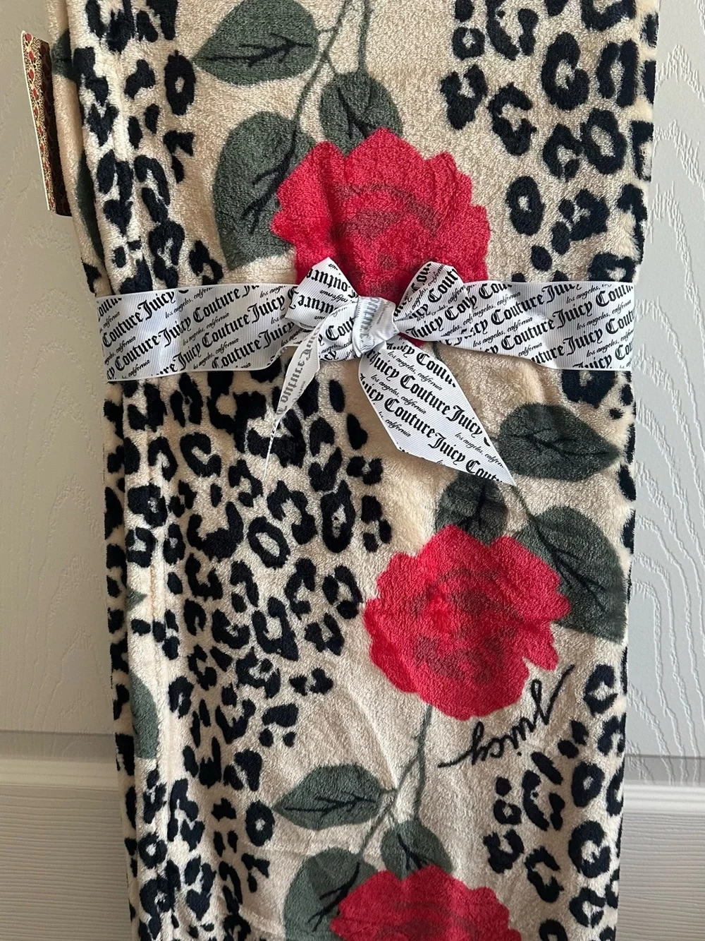 Juicy Couture Plush Printed Throw Leopard & Red Rose new